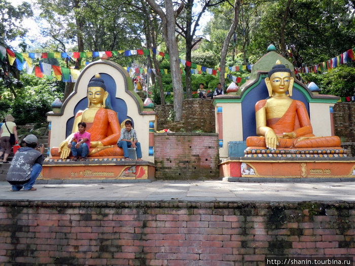 Два Будды Катманду, Непал