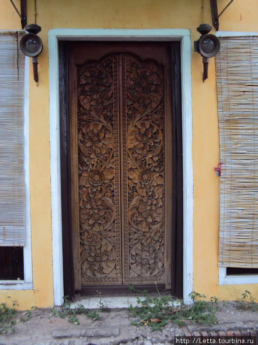 Оригинальная дверь Остров Сумбава, Индонезия