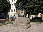 Памятник атаману Ивану Подкове возвышается на одноименной площади. В районе этой площади в XVI столетии он был казнен польским правительством. Памятник установлен в 1982 году. Скульптор Петр Кулик.