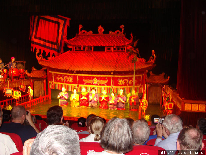театр кукол на воде в Ханое