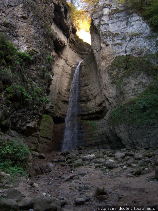 К Чегемским водопадам Кабардино-Балкария, Россия