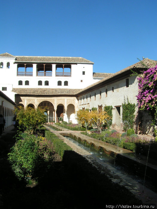 Фонтанный двор Гранада, Испания