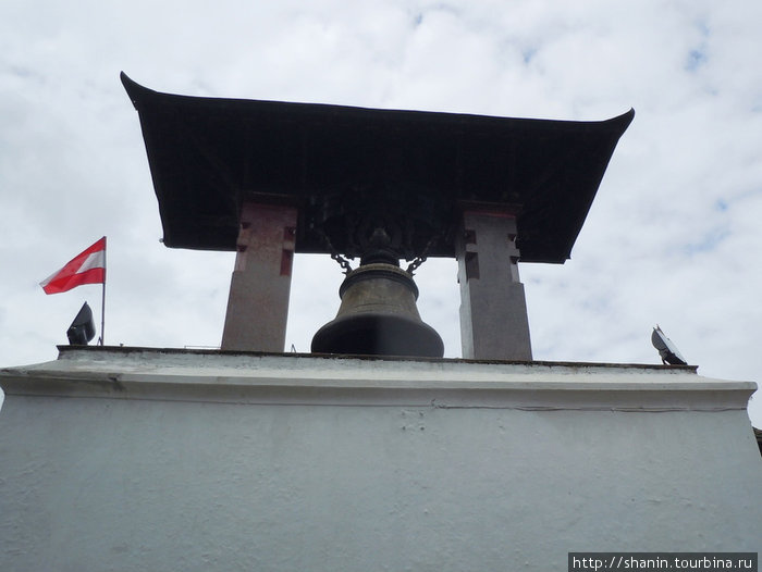 Огромный колокол Катманду, Непал