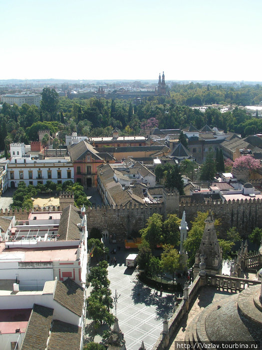 Вид на Алькасар Севилья, Испания