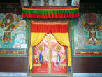 Вход в храм напротив ступы Боднатх