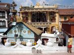 Вид на храм напротив ступы Боднатх