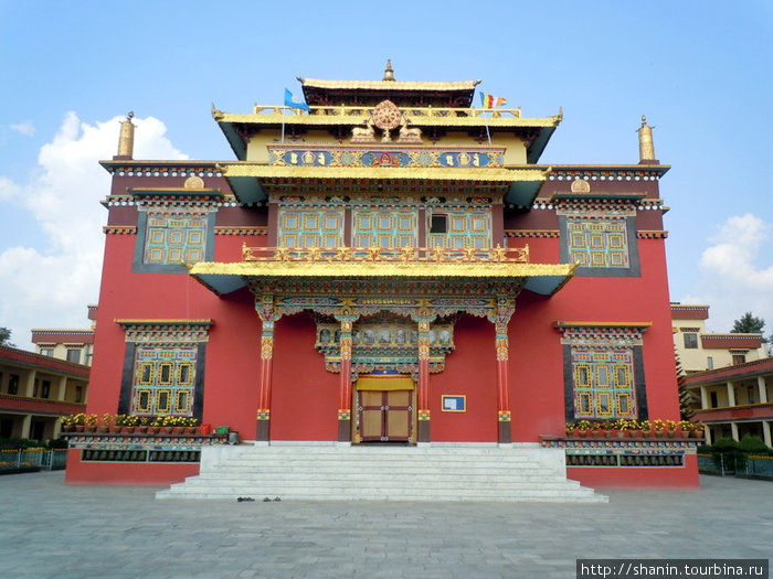 Храм в монастыре Шечен Катманду, Непал