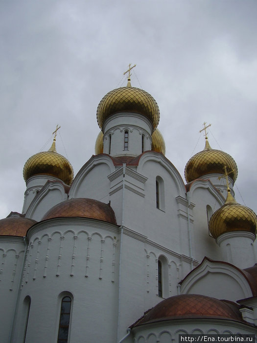 04.09.2010. Сентябрь в Ярославле. Накануне 1000-летия. Возрожденный Успенский собор будет символом Ярославля Ярославль, Россия