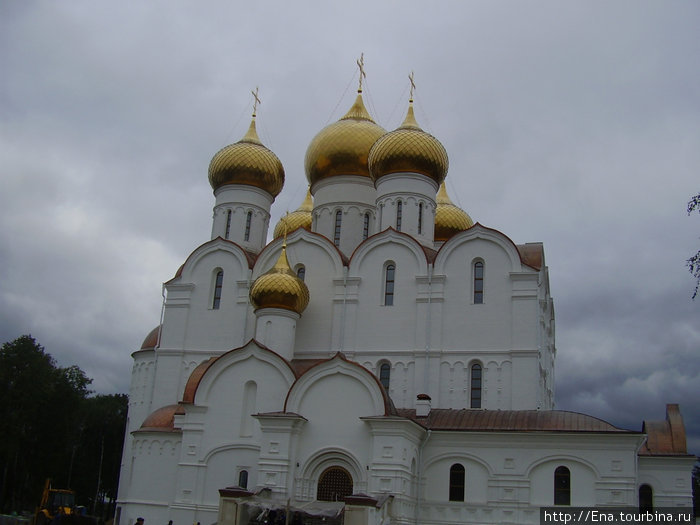 04.09.2010. Сентябрь в Ярославле. Накануне 1000-летия. Успенский собор готов к встрече юбилея Ярославль, Россия