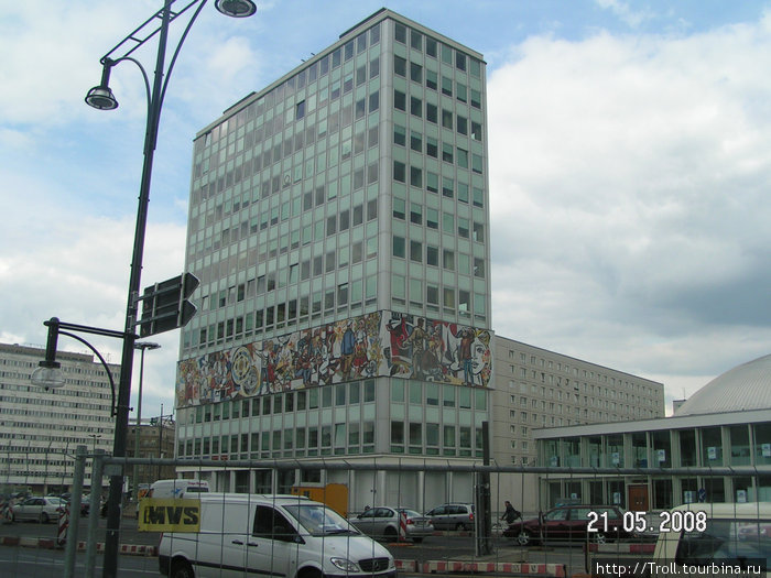 Здание целиком, вид с юга Берлин, Германия