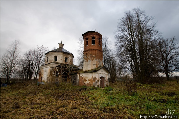 Дер.Романщина, церковь иконы Тихвинской Божьей Матери Луга, Россия