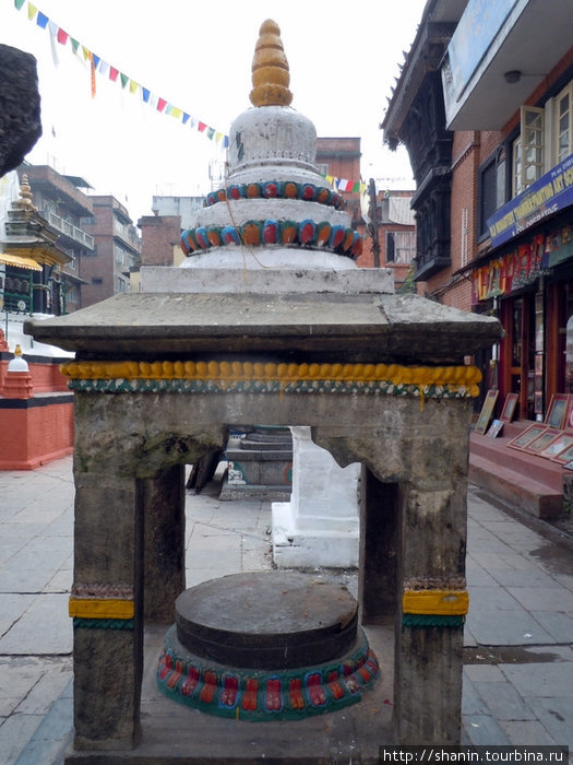 Храм у пагоды Катесимбху Катманду, Непал
