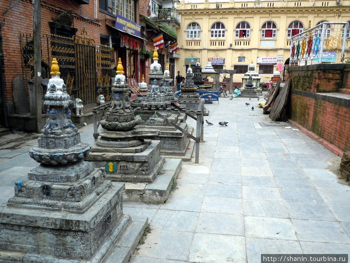 Ряд ступ Катманду, Непал