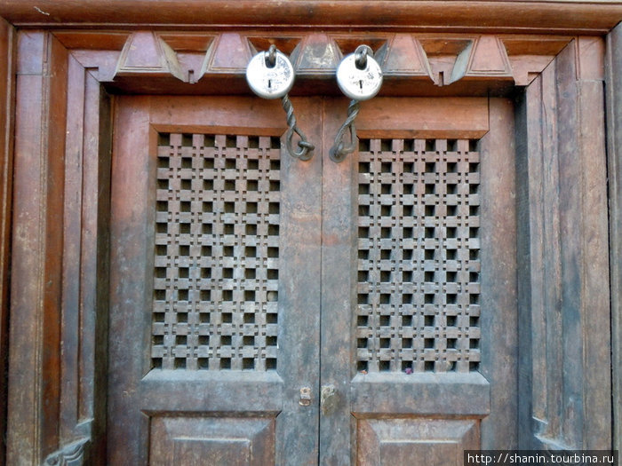 Деревянная дверь Катманду, Непал