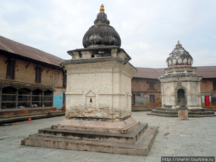Храм Калмочан Катманду, Непал