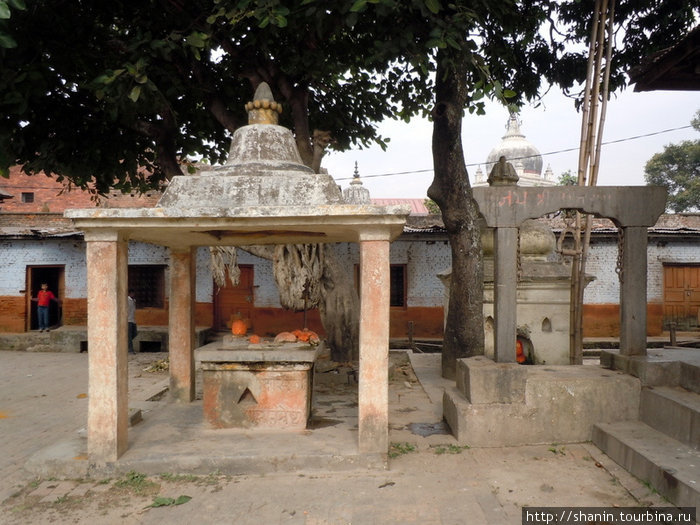 Храм Калмочан Катманду, Непал