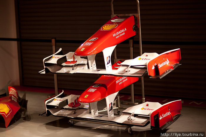 Ferrari World - самый-самый парк развлечений