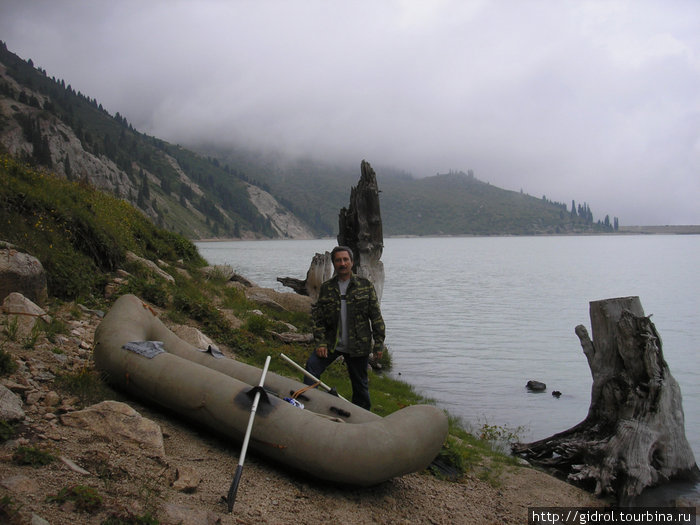 Большое Алматинское озеро. Иле-Алатауский Национальный Парк, Казахстан
