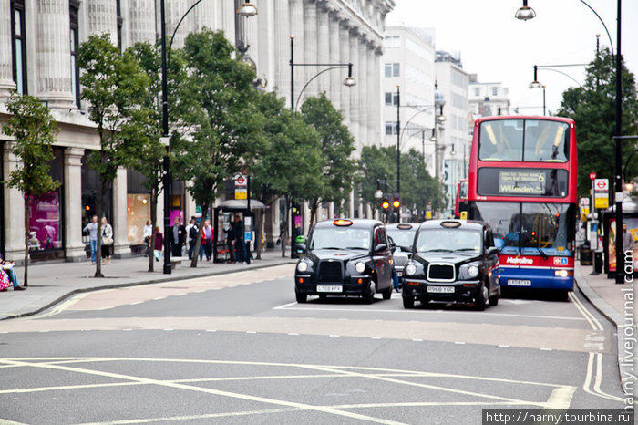 Двухярусный автобус и такси Лондон, Великобритания