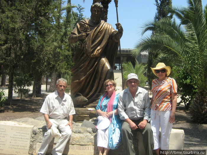 Памятник апостолу Петру в Копернауме. Назарет, Израиль