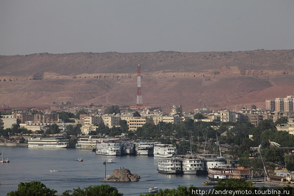 Пересечение границы Египет-Судан на пароме по Нилу Провинция Асуан, Египет