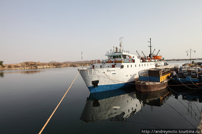 Пересечение границы Египет-Судан на пароме по Нилу Провинция Асуан, Египет