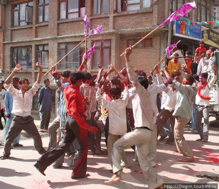 Танцы на улице Непал