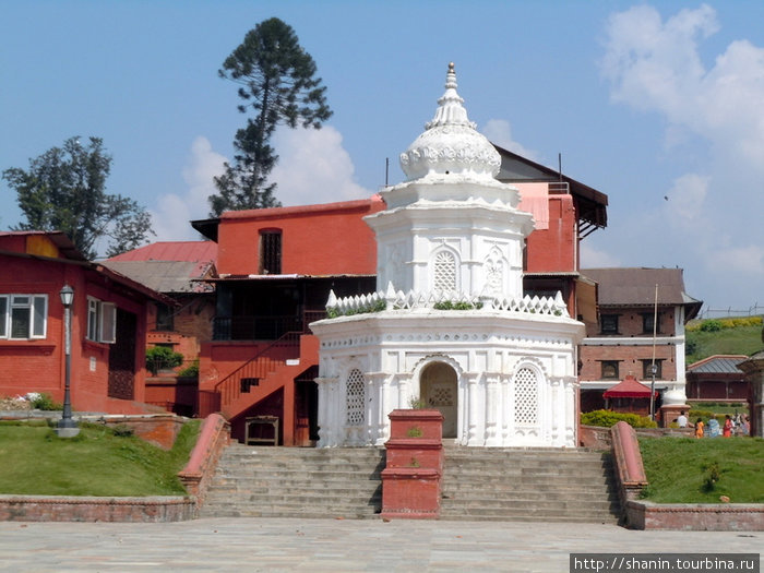 В главный храм разрешен вход только для индуистов Катманду, Непал