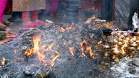 Жертвоприношения сжигают в храме Бхадракали