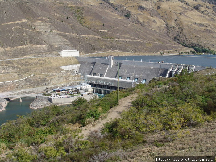 Гидроэлектростанция на реке Клузе, снабжающая электричеством весь виноградарский район Южного острова Фьордленд Национальный Парк, Новая Зеландия