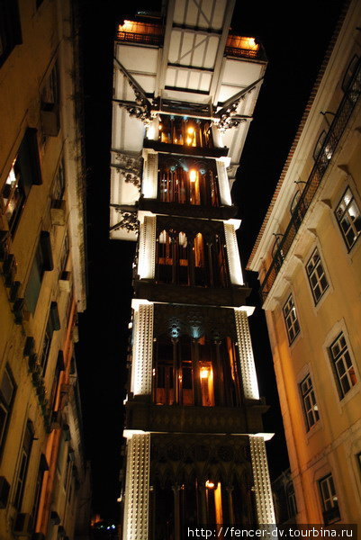 На лифте можно подняться наверх за 3 евро Лиссабон, Португалия