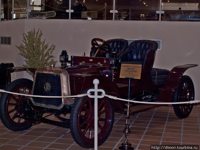 Музей старинных автомобилей принца Ренье III Фонвьей, Монако
