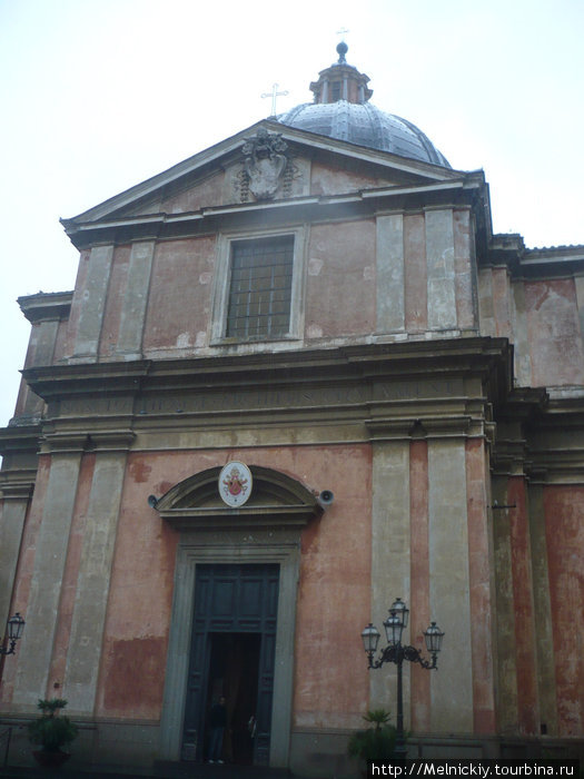 Кастель-Гандольфо  летняя резиденции папы римского Кастель-Гандольфо, Италия