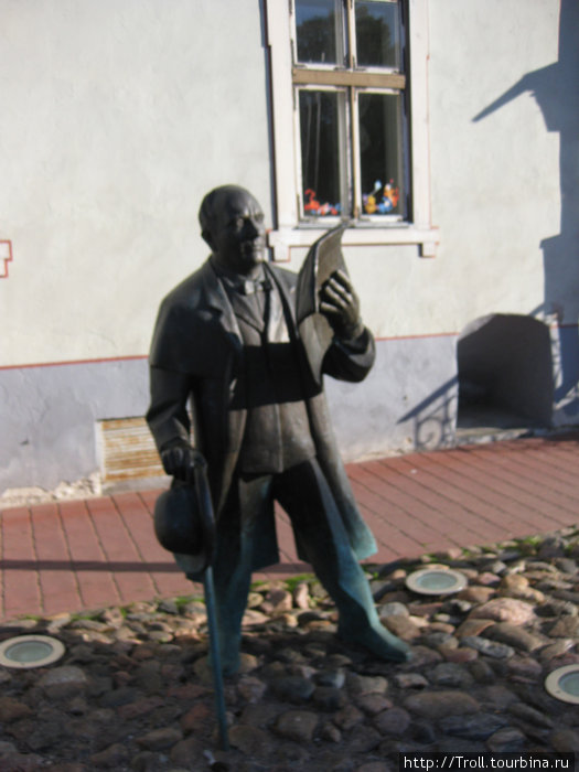 Памятник Йоханну Янссенcу Пярну, Эстония
