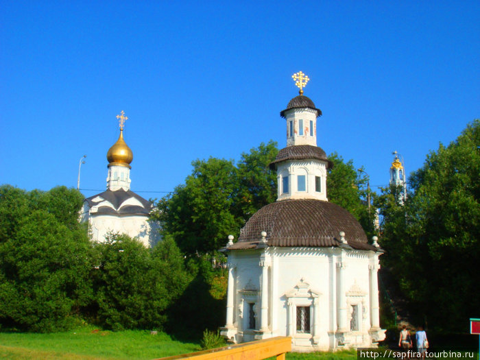 Жаркое лето и поток паломников.ч 2 Сергиев Посад, Россия