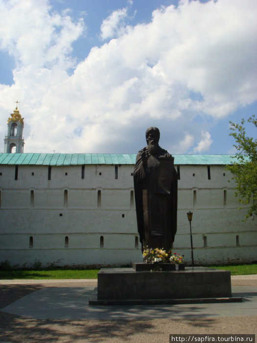 Жаркое лето и поток паломников.ч 2 Сергиев Посад, Россия