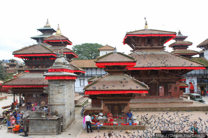 Дворцовый комплекс, храмы и постройки дают представление об архитектуре эпохи правления династии Малла начиная с 8 века Катманду, Непал