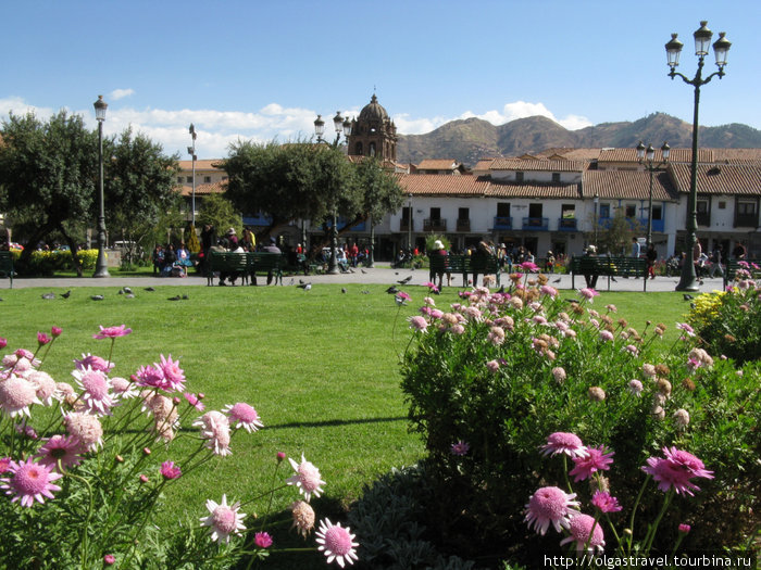 Главная площадь, как и в любом другом городе Перу, называется Площадь Оружия Перу
