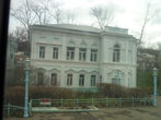 Здание станции Канатчиково сохранилось с начала 20 векаю Неподалеку — психиатрическая больница им.Алексеева, бывшая Кащенко