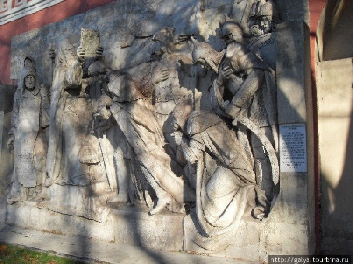 Горельефы из взорванного Храма Христа Спасителя в Донском Москва, Россия
