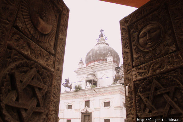 Белый храм Сатья Нараян Катманду, Непал