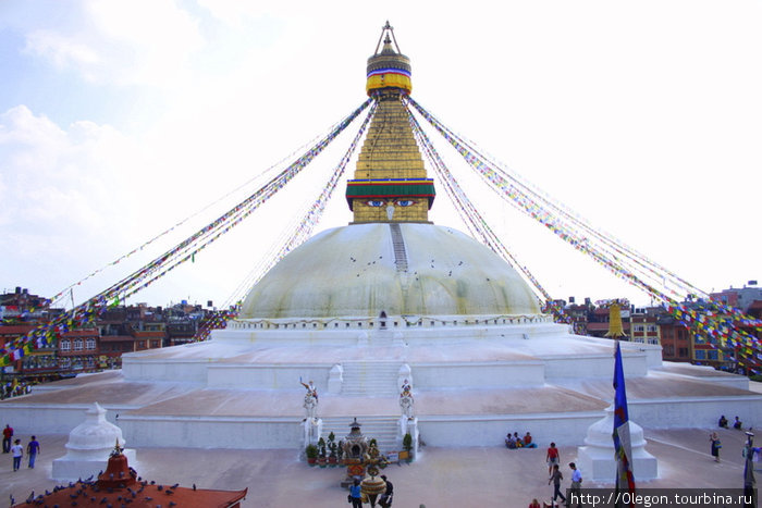 Самая большая ступа Непала- Буднатх, высота 36 метров, диаметр 82 метра Катманду, Непал
