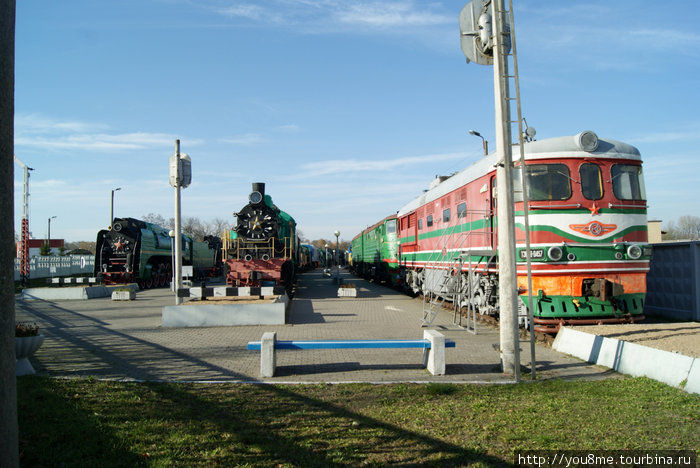 старые паровозы и вагоны еще довоенных времен Брест, Беларусь