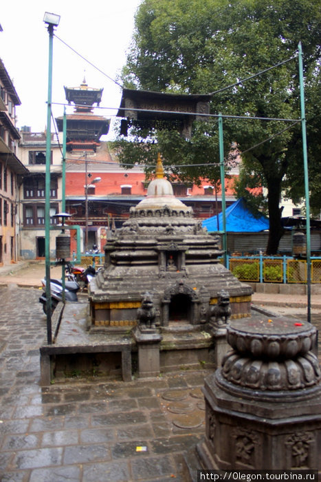 Храм в золотых тонах Патан (Лалитпур), Непал