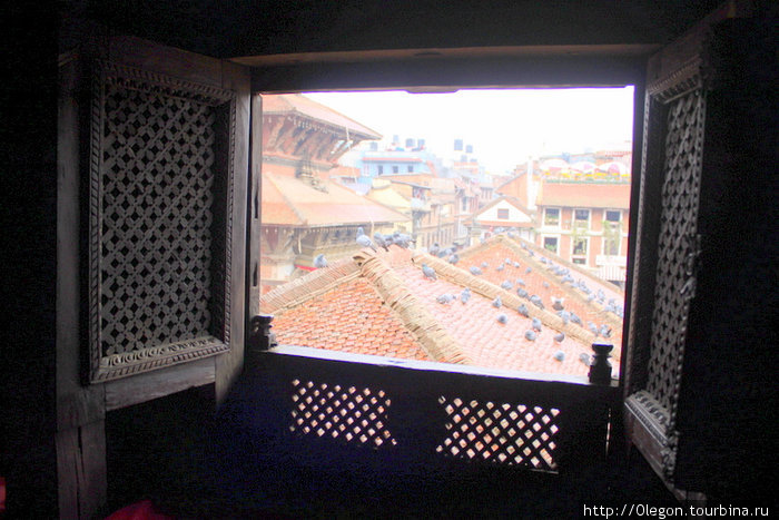 Отличный вид с окон музея на старый, исторический центр Патана Патан (Лалитпур), Непал