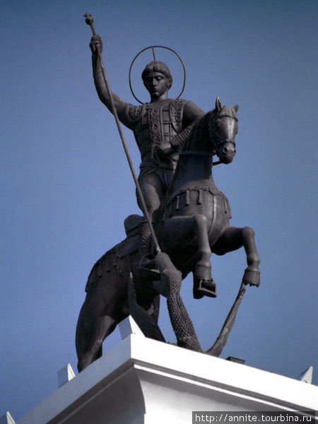 Памятник Георгию  Победоносцу на бульваре Победы. Рязань, Россия