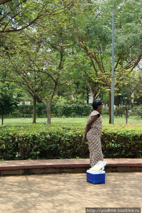 статуэтки делают вот с такой же линией осанки Кисуму, Кения