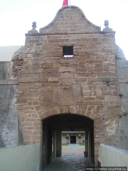 Вход в кадисскую крепость Кадис, Испания