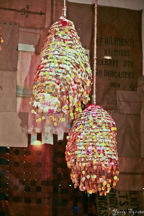 Это лампы, сделанные из чайных пакетиков;) Нью-Йорк, CША