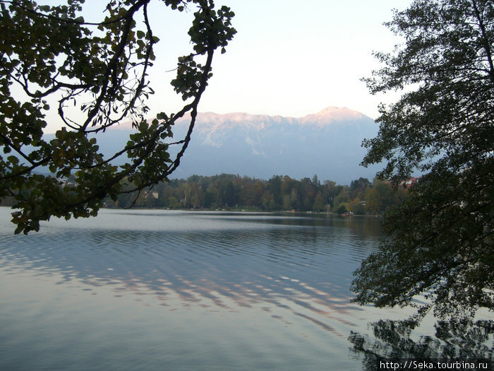 Вечерняя прогулка вокруг озера Блед, Словения